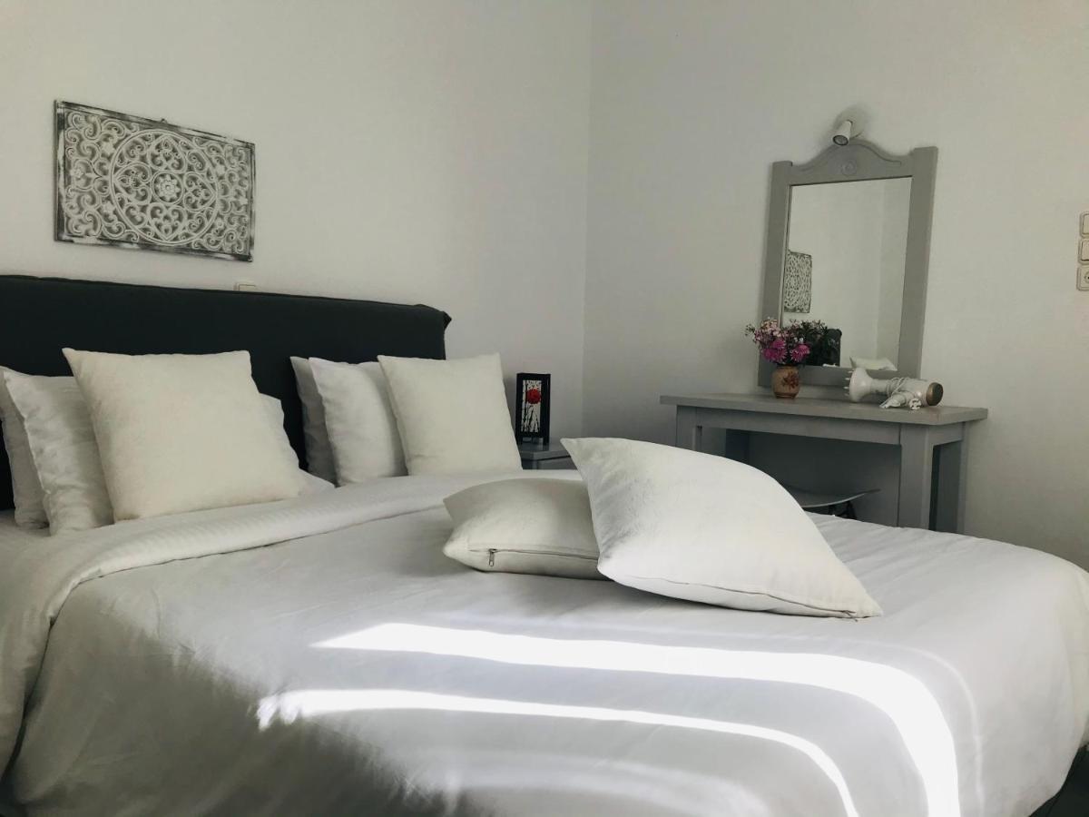 Studio Apartment Violetta At Livadia Beach Páros 외부 사진